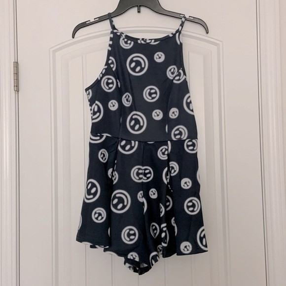 NWT Nordstrom’s RE:Named Smiley Face Emoji Party Time Playsuit Romper - Picture 3 of 15